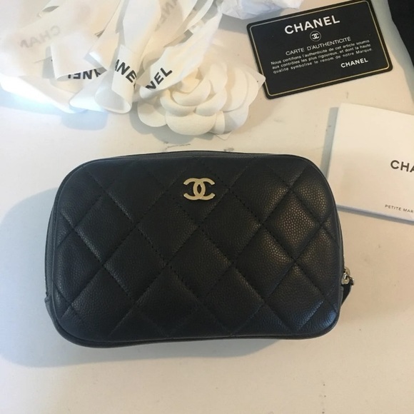 *SOLD* Chanel cosmetic pouch - Picture 2 of 9
